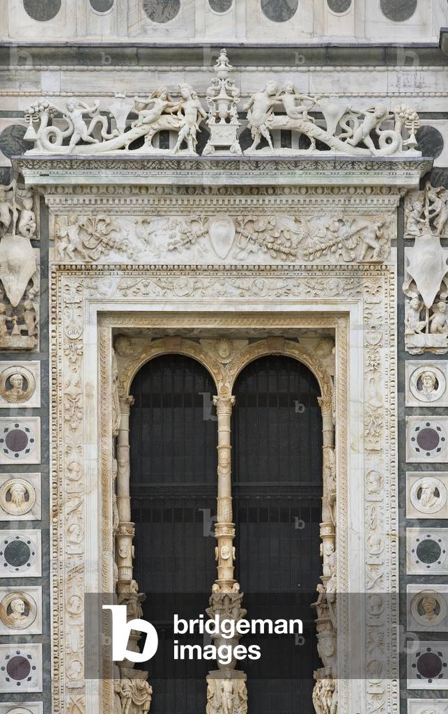 Window, detail of the exterior of Certosa di Pavia, Province of Pavia, Lombardy, Italy (photo)