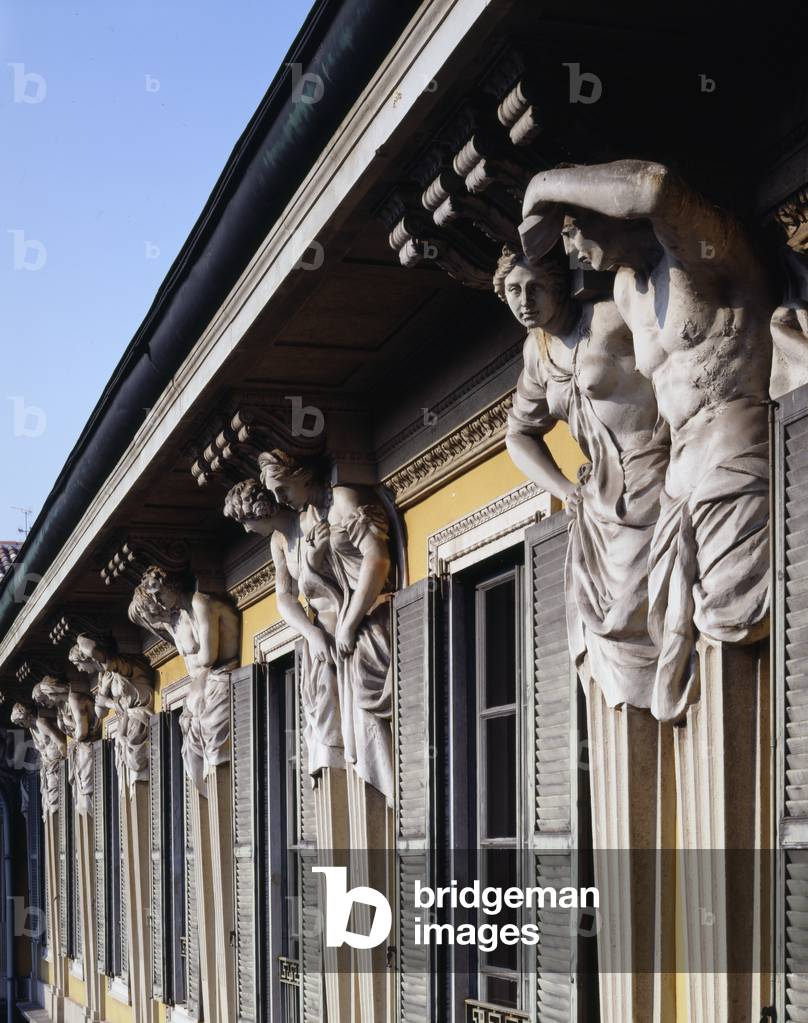 Caryatids, Palazzo della Prefettura, Palazzo Diotti, Milan, Lombardy, Italy (photo)