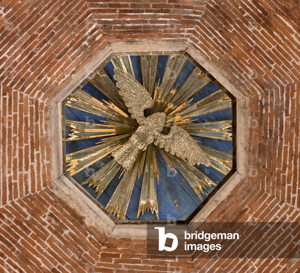 Holy Spirit in the octagonal lantern of the vault, Baptistery of St. John the Baptist, Cremona, Lombardy, Italy (photo)
