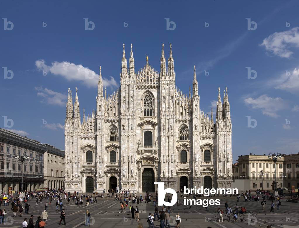 View of the Duomo of Milan, Italy (photo)