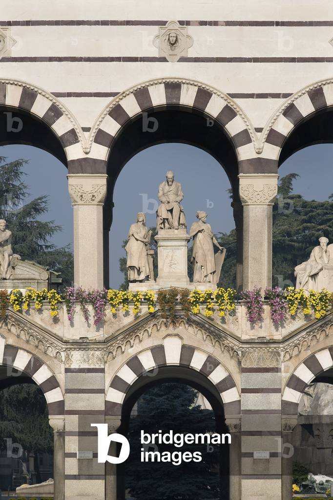 Memorial Cemetery, Milan, Italy (photo) (see also 3497374)