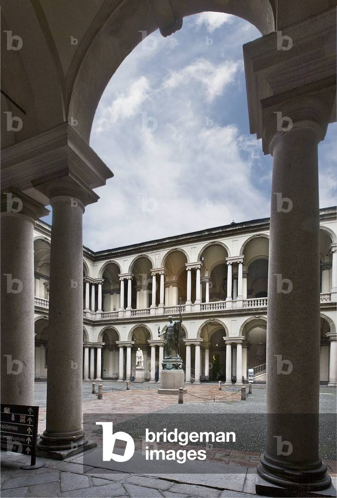 View of the courtyard of Pinacoteca and Statue of Napoleon by Antonio Canova, Palazzo Brera, Milan, Lombardy, Italy (photo)