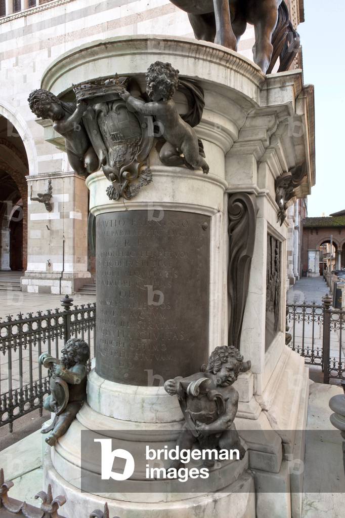 View of the statue of Alessandro Farnese, 17th century (sculpture)