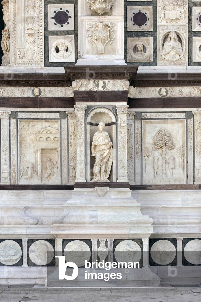Judas and Alexander the Great, detail of the exterior of Certosa di Pavia, Province of Pavia, Lombardy, Italy (photo)