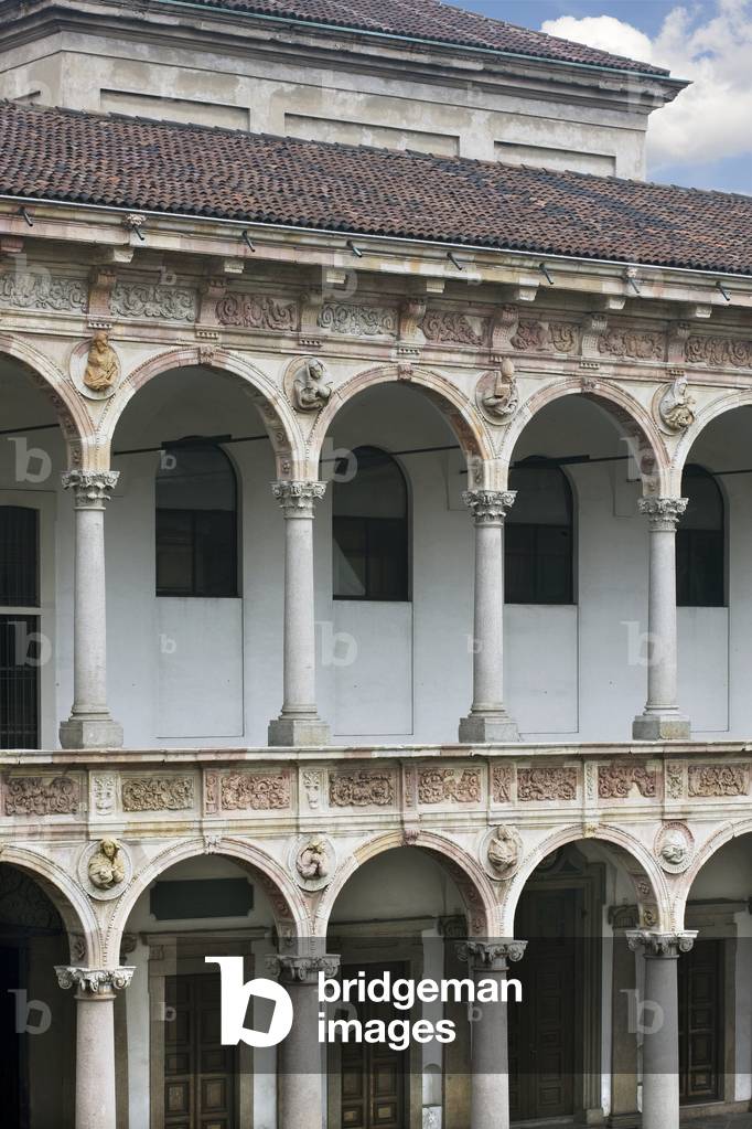 Courtyard of the University of Milano Ca' Granda, Ospedale Maggiore, Milan, Lombardy, Italy (photo)