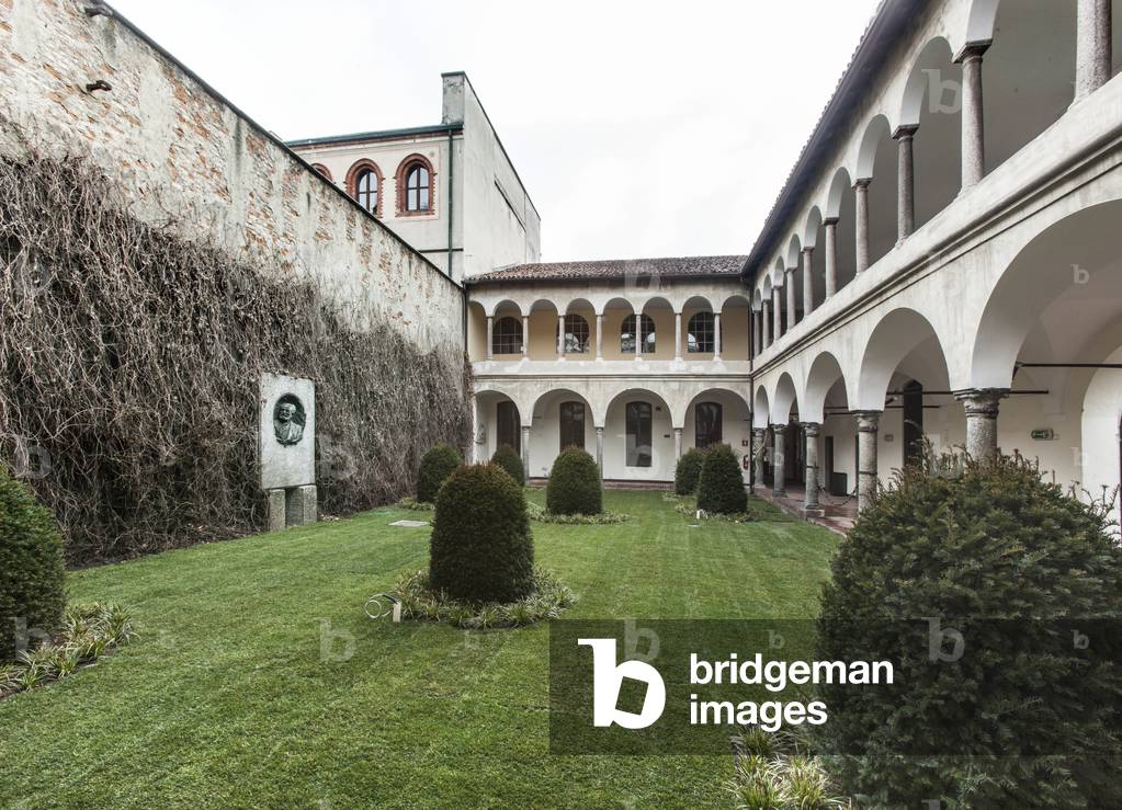 Saint Barnabas Cloister, Società Umanitaria, Milan, Lombardy, Italy (photo)