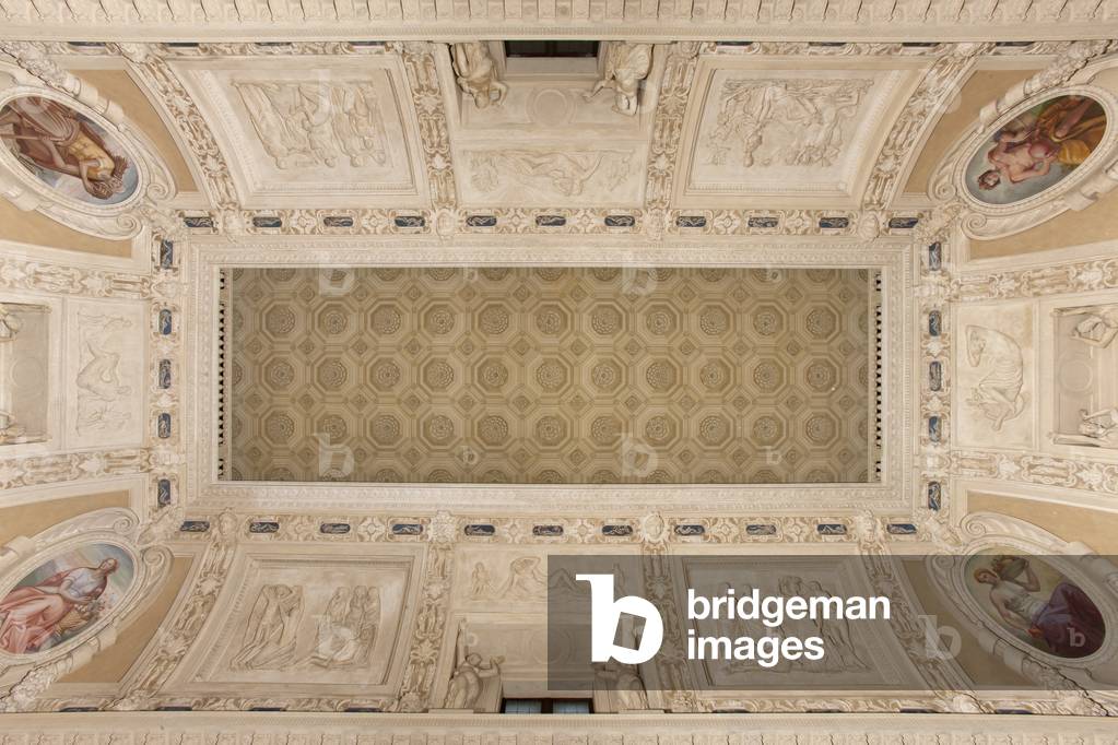 Four Season and ceiling