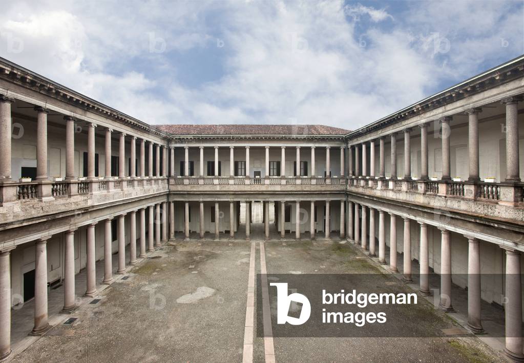 View of the courtyard of the State Archives, Palazzo del Senato, Milan, Lombardy, Italy (photo)