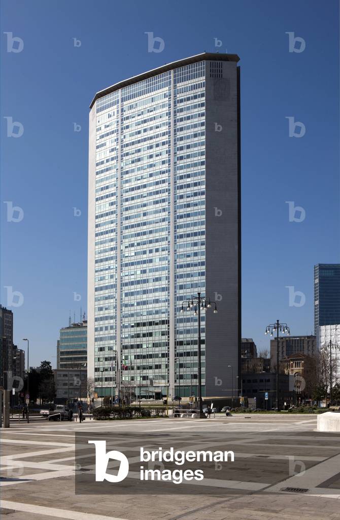 Pirelli Tower (Pirellone skyscraper) in Milan (Italy) Architect Gio Ponti, construction 1963 Photography