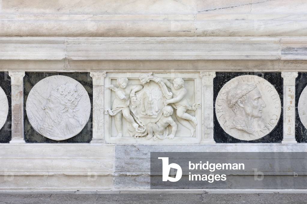 Medallions and angels, detail of the exterior of Certosa di Pavia, Province of Pavia, Lombardy, Italy (photo)