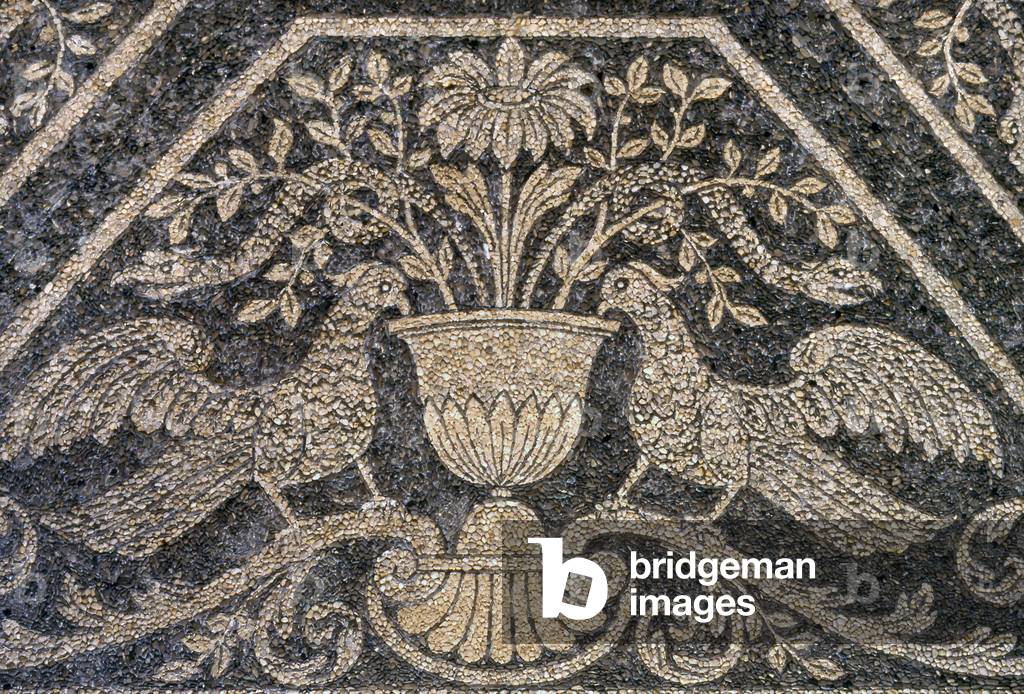 Mosaic and wall decorations, Nymphaeum at Villa Litta Visconti Borromeo Arese, Lainate, Lombardy, Italy (photo)