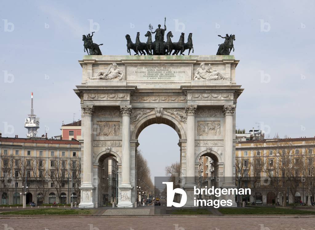 View of Arch of Peace, Milan, Italy (photo)