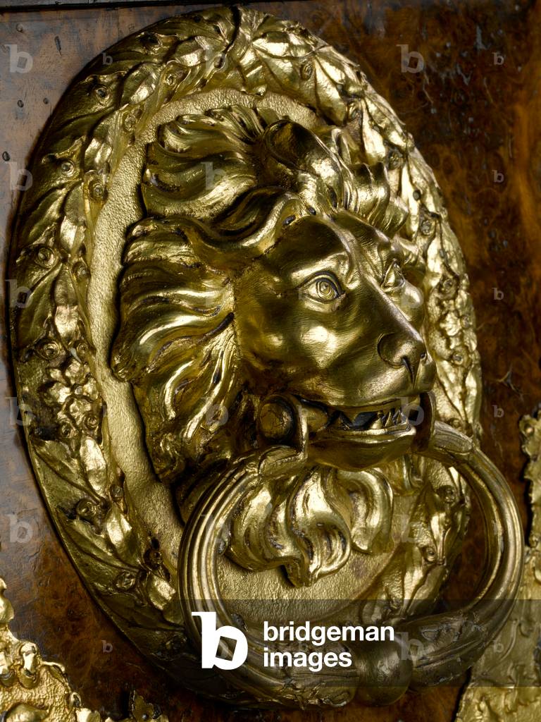Travelling chest of oak veneered with walnut and fitted with gilt copper alloy mounts, from the Lennoxlove toilet service, owned by Frances Teresa Stewart, Duchess of Richmond and Lennox: French, Paris, completed 1672 - 1674 (A.1954.8 R)