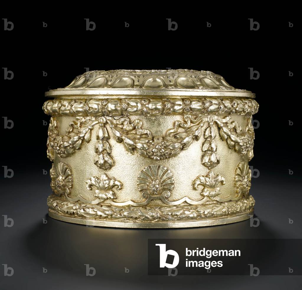 Silver-gilt circular box with cover from the Lennoxlove toilet service, owned by Frances Teresa Stewart, Duchess of Richmond and Lennox: French, Paris, assayed between April and September 1672 (A.1954.8 J)