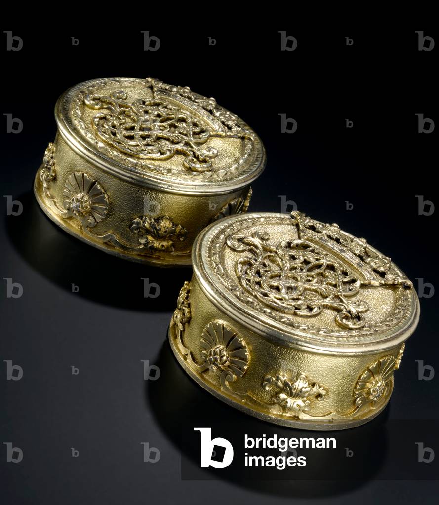 Silver-gilt small circular box with cover from the Lennoxlove toilet service, owned by Frances Teresa Stewart, Duchess of Richmond and Lennox: French, Paris, assayed between September 1672 and October 1674 (A.1954.8 K-L)