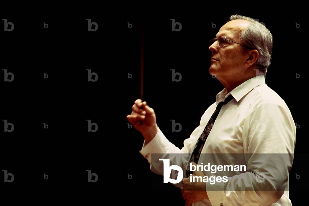 Wolfgang Sawallich German conductor born in 1923 conducting the Orchestre de Paris - Paris 1994