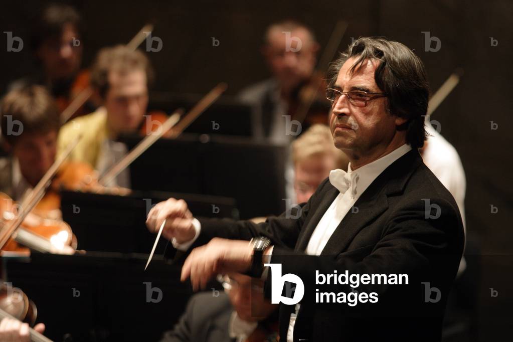Riccardo Muti performing with the Vienna Philharmonic at the Theatre des Champs Elysees, Paris, March 2008. Italian conductor born 28 July 1941.