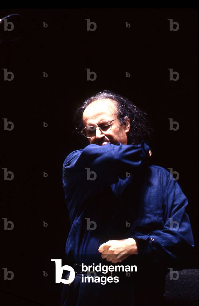 Eliahu Inbal conducting in Paris, 1991.  Israeli conductor b. 16 February 1936.