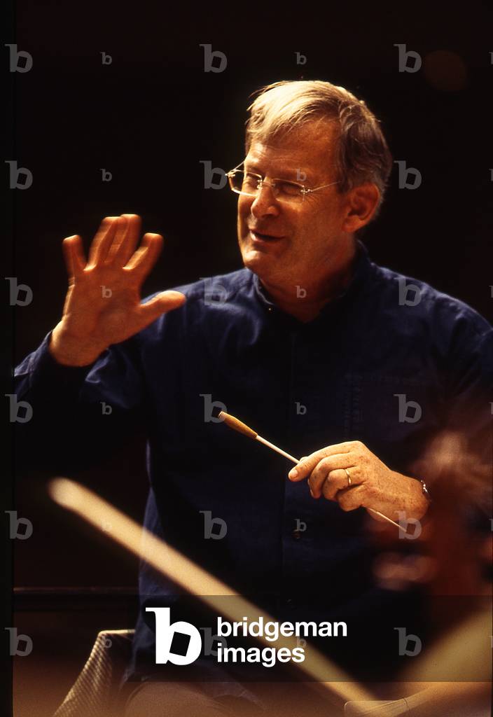 John Eliot Gardiner conducting, Théâtre de Poissy, May 2002. English conductor, b. 20th April 1943 -