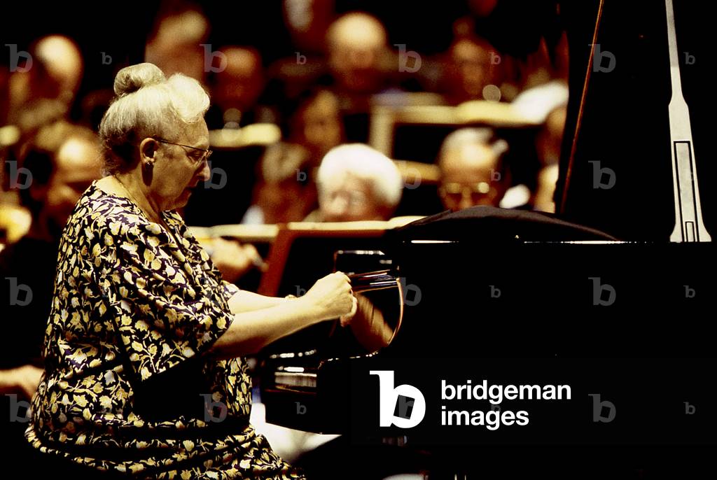 Yvonne Loriod at the Salle Pleyel, Paris, 2000 (photo)