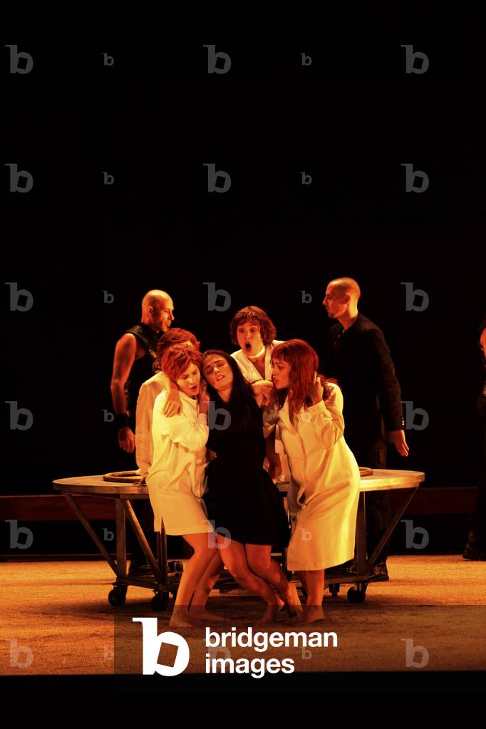 La Vestale at Le Theatre des Champs Elysées, Paris, 2013 (photo)