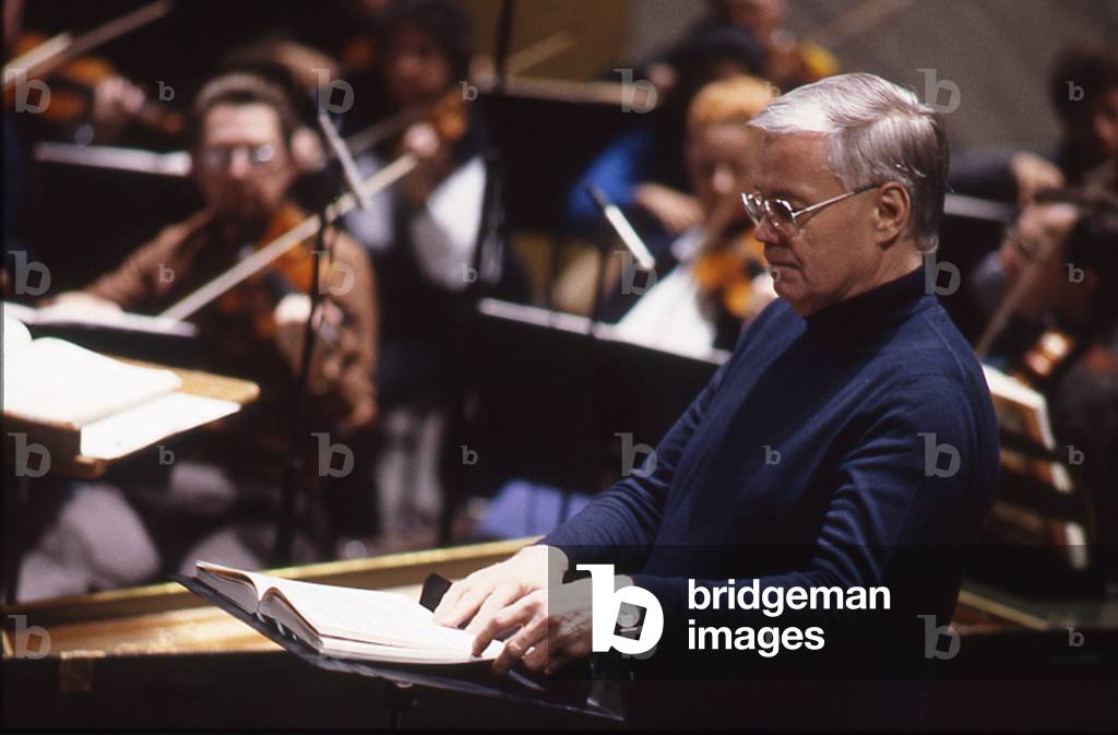 Dietrich Fischer-Dieskau rehearsing in Paris, France, 1988 (photo)