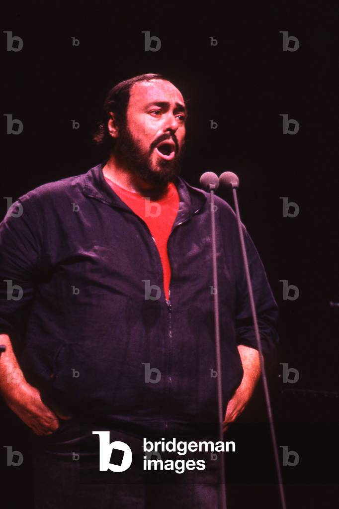Luciano Pavarotti in 1989, reharsing in Paris. Popular twentieth century Italian ténor: 1935 - 2007.