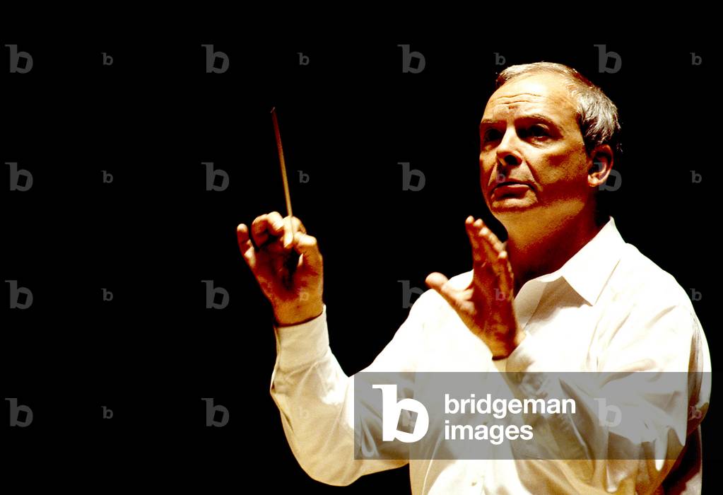 Christopher Hogwood (photo)