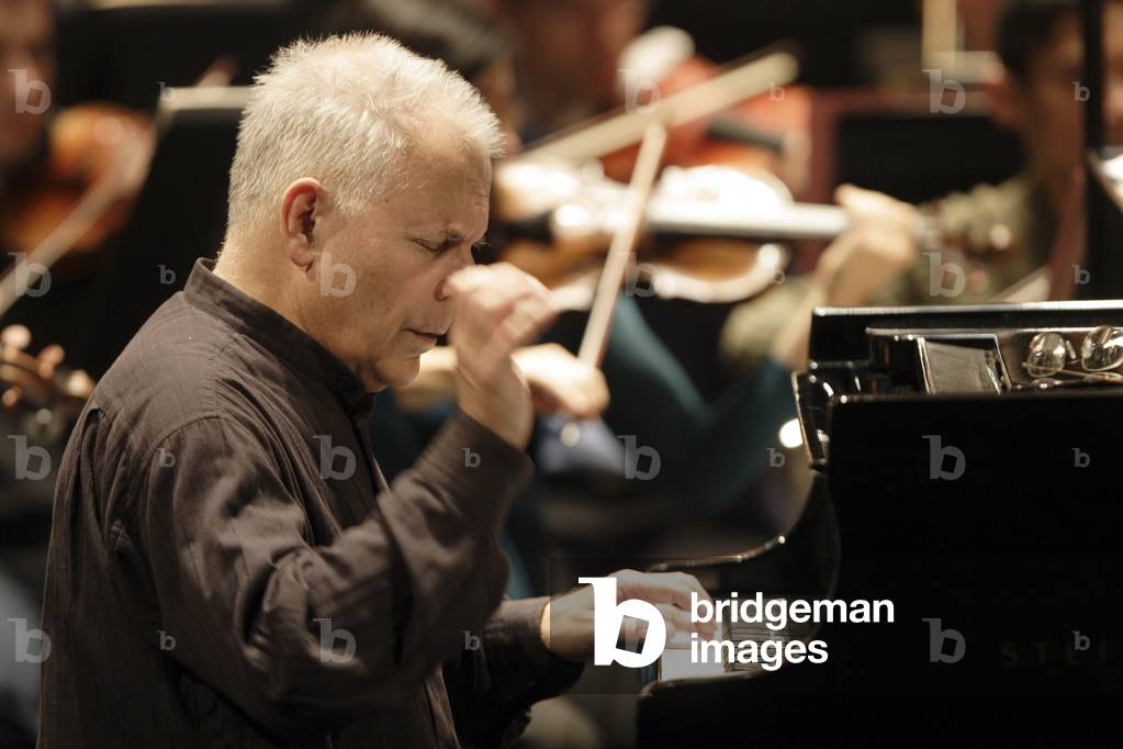 Stephen Kovacevich at the Theatre des Champs Elysees, Paris, 2006 (photo)