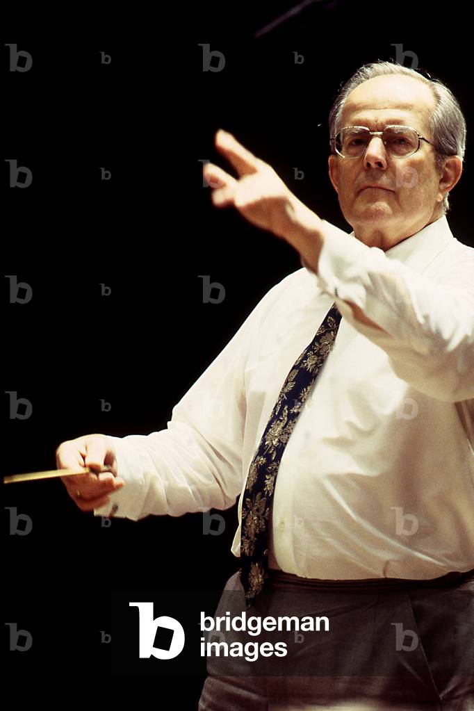 German conductor born in 1923 conducting the Orchestre de Paris - Paris 1994