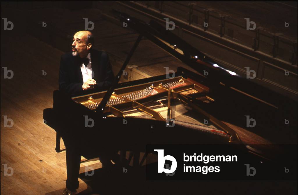 Dmitri Bashkirov - portrait of the Russian pianist in concert in Paris, November 1989. b. 1931
