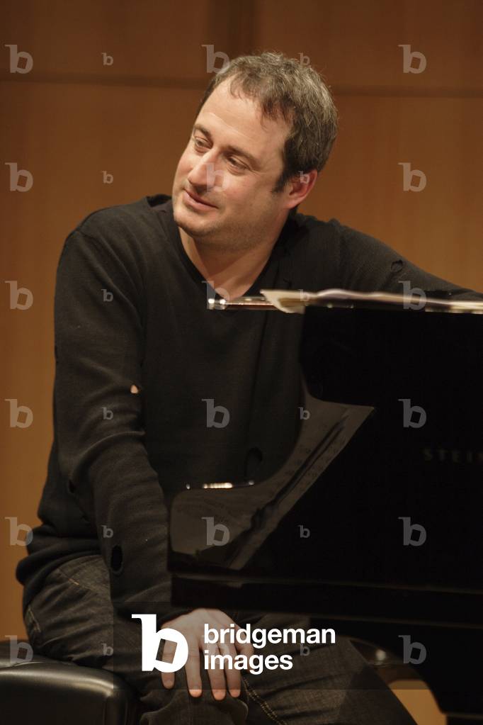 Itamar Golan - portrait of the Lithuanian pianist at the Musee d'Orsay, Paris, France, in March 2007