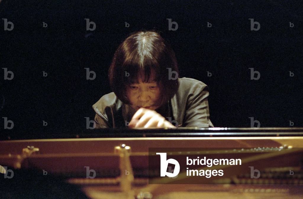 Zhu Xia - Mei performing in September 2005.  Chinese pianist.