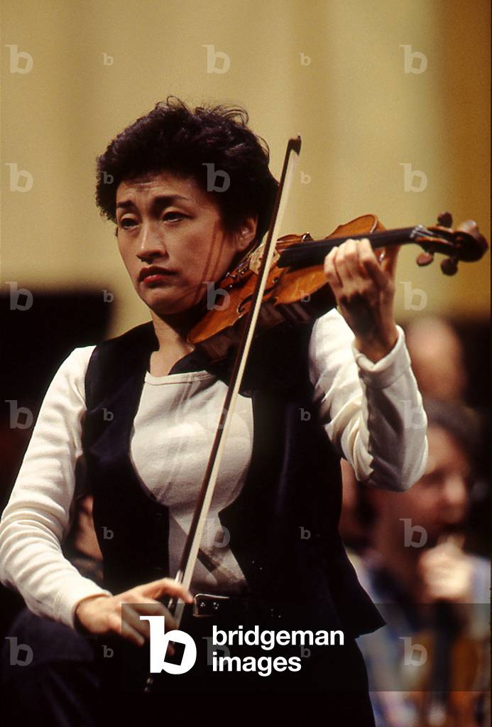 Korean violonist Chung Kyung-Wha (photo, 1995)