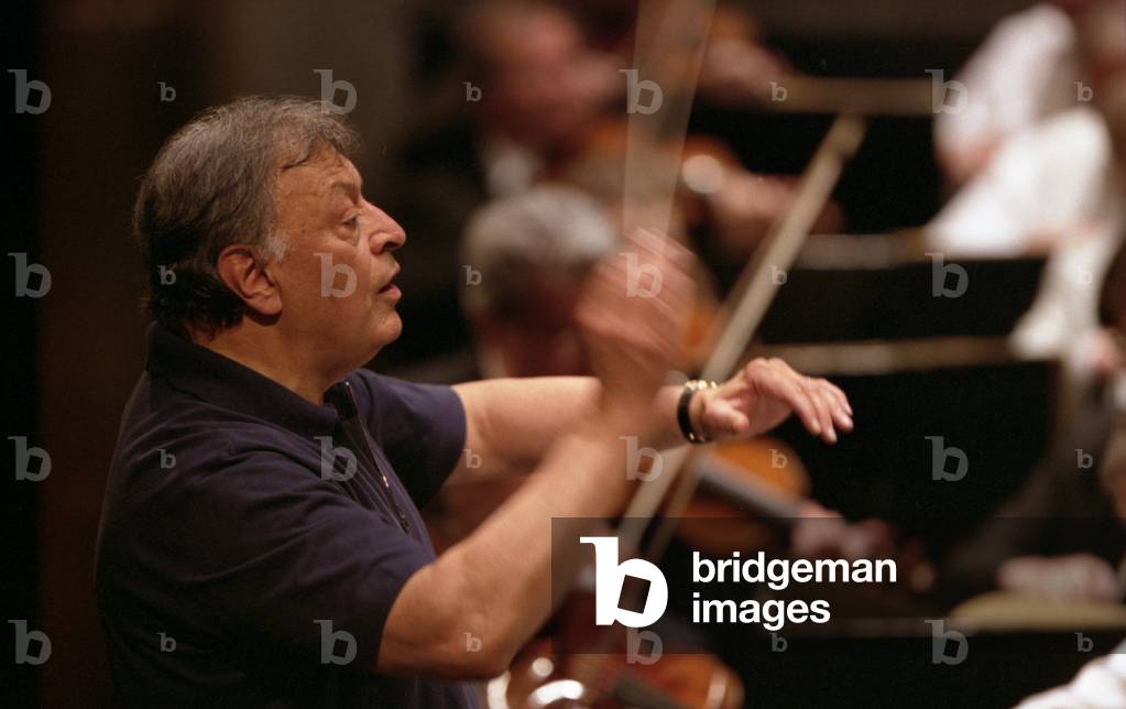 Zubin Mehta - portrait of the Indian conductor performing in Paris, October 2001. b. 29 April 1936.