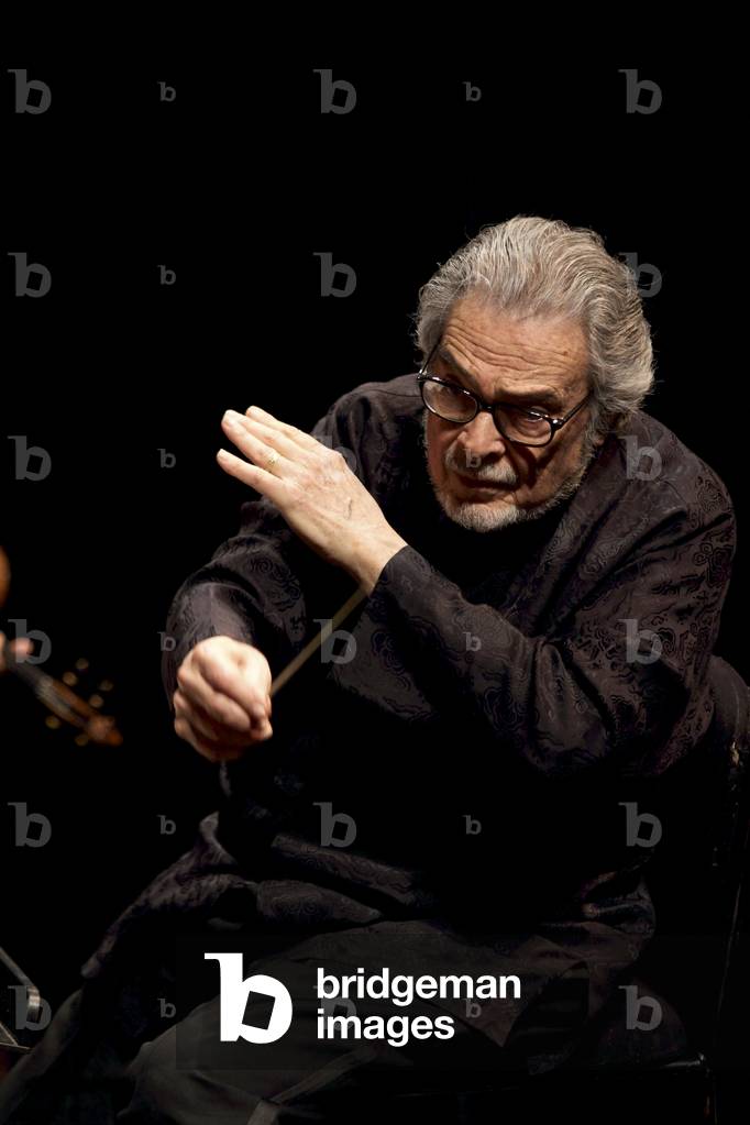 american conductor and pianist born in 1928 - Paris - Opéra Comique le 11 02 2012 conducting l'Orchestre Philaharmonique de Radio France