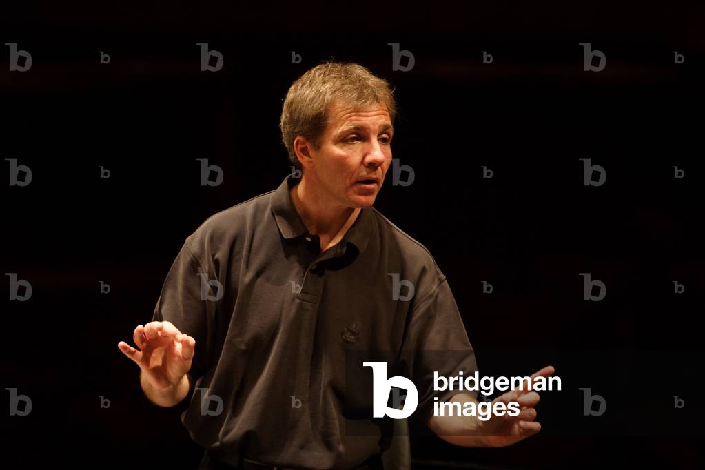 Thierry Fischer with Ensemble Orchestral de Paris, 2008 (photo)