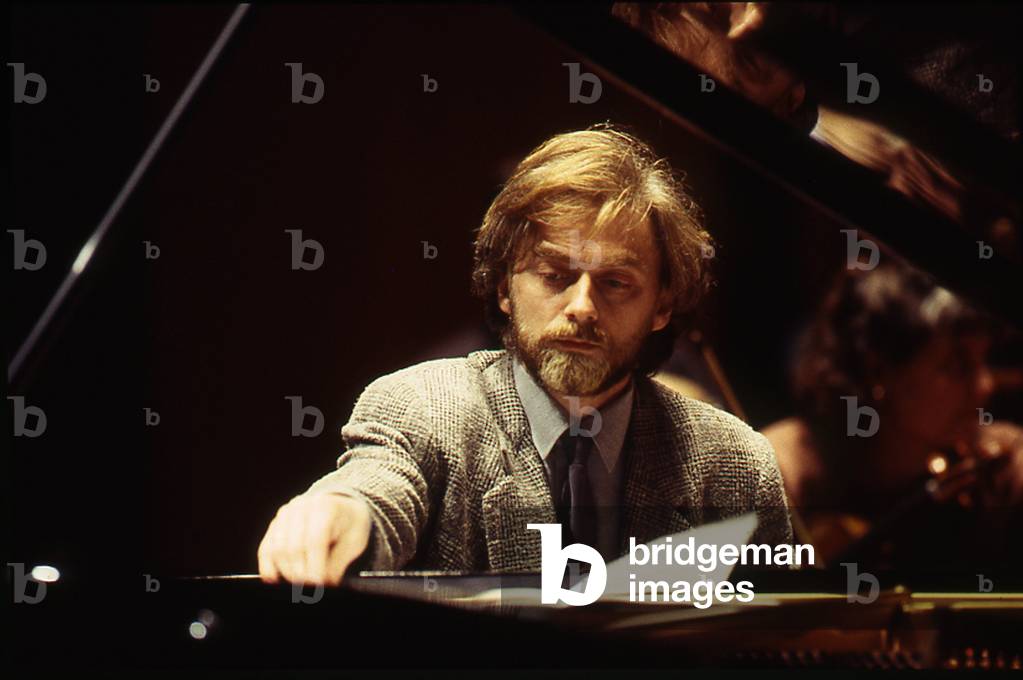 Krystian Zimerman - Polish pianist, 1995. Playing the piano. b.5 December 1956 -