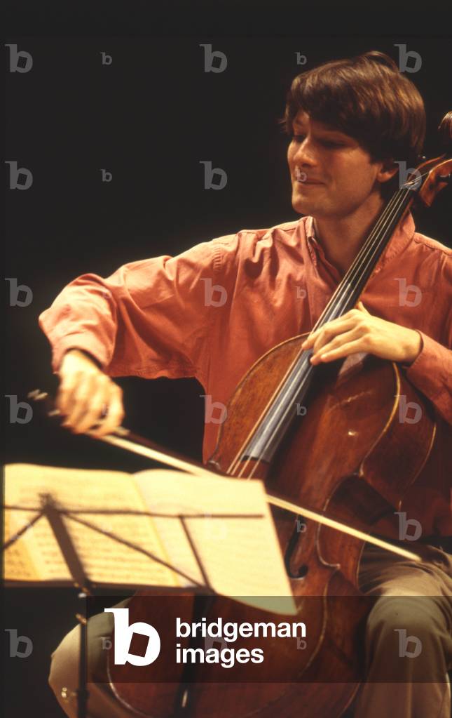 Jerome Pernoo - portrait of the French cellist, performing in 2001. b. 1972