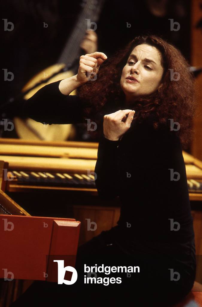 Emmanuelle Haim (photo)