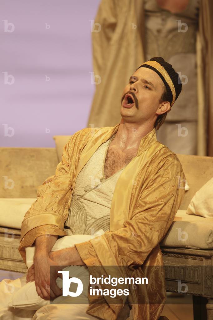 Cosi fan tutte Opera by WA Mozart - Paris - Théatre des Champs Elysées - 05 2012- Dir - Jérémy Rhorer Markus Werba as Guglielmo