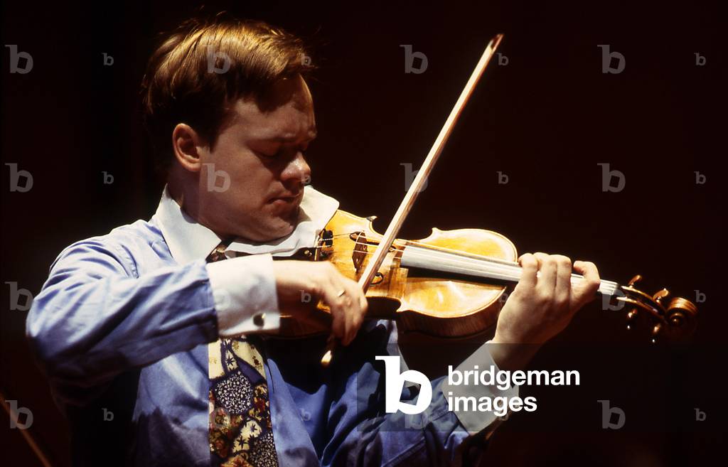 Frank Peter Zimmermann performing, 2000. German violinist b.1965