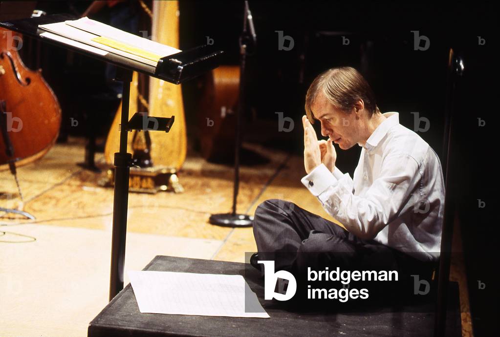 David Robertson - October 2001.  American conductor, born 19 July 1958.