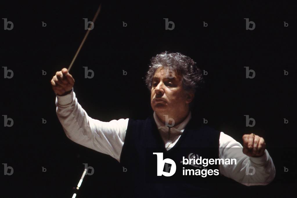 Yuri Aharonovitch - Portrait of the russian conductor (1932 - 2003) conductinf The Orchestra of Paris in 1988