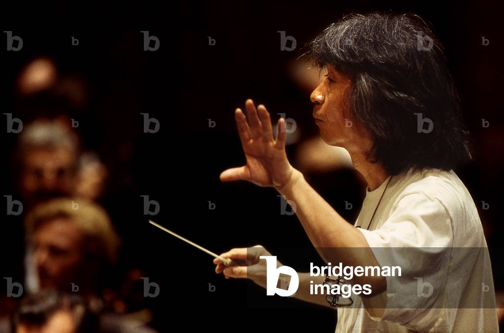 Seiji Ozawa portrait of the Japaneese conductor born in 1935 reharsing. Paris 1998