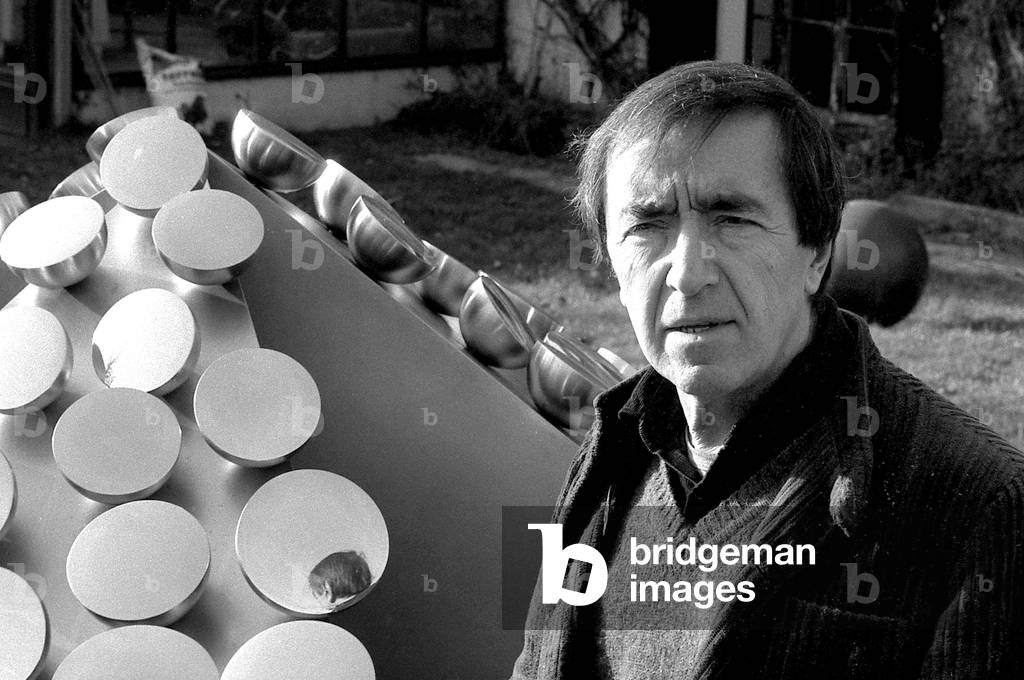Pol Bury (belgian sculptor) in 1983 (b/w photo)