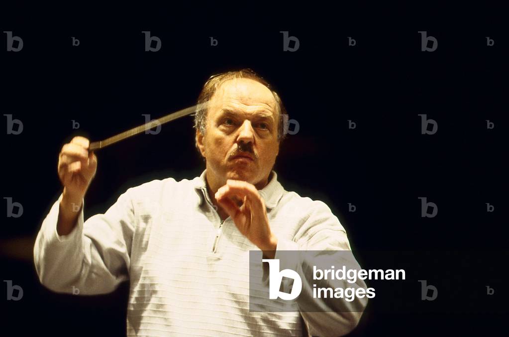 Bruno Weil performing, Paris, October 2000. German conductor, born 1949