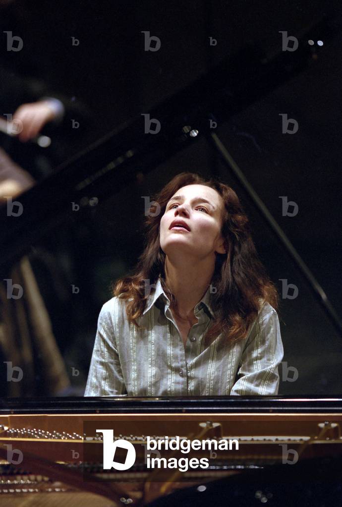 Helene Grimaud - French pianist performing with the 'Orchestre National de France', December 2005. b.7 November 1069