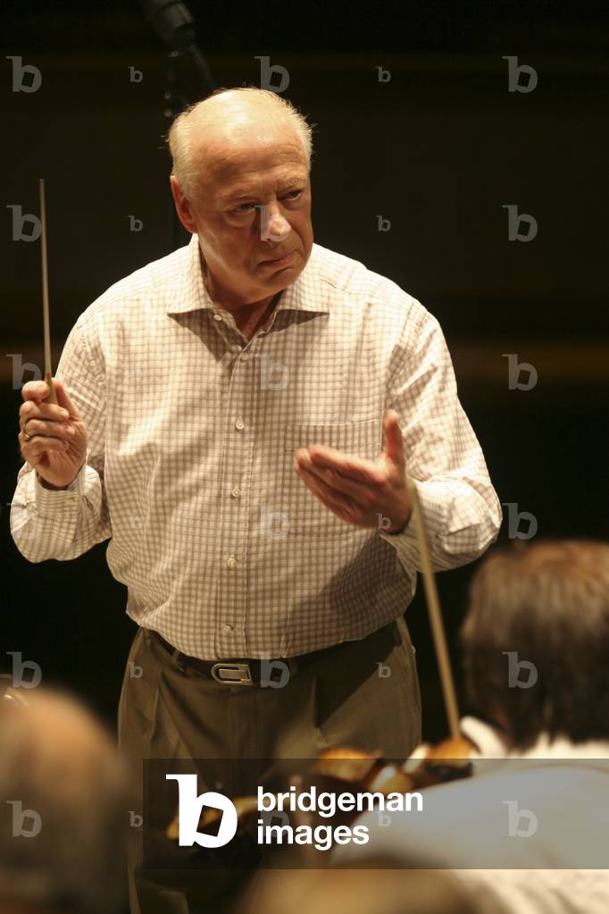 Bernard Johan Herman Haitink rehearsing in Paris, France, 2006 (photo)