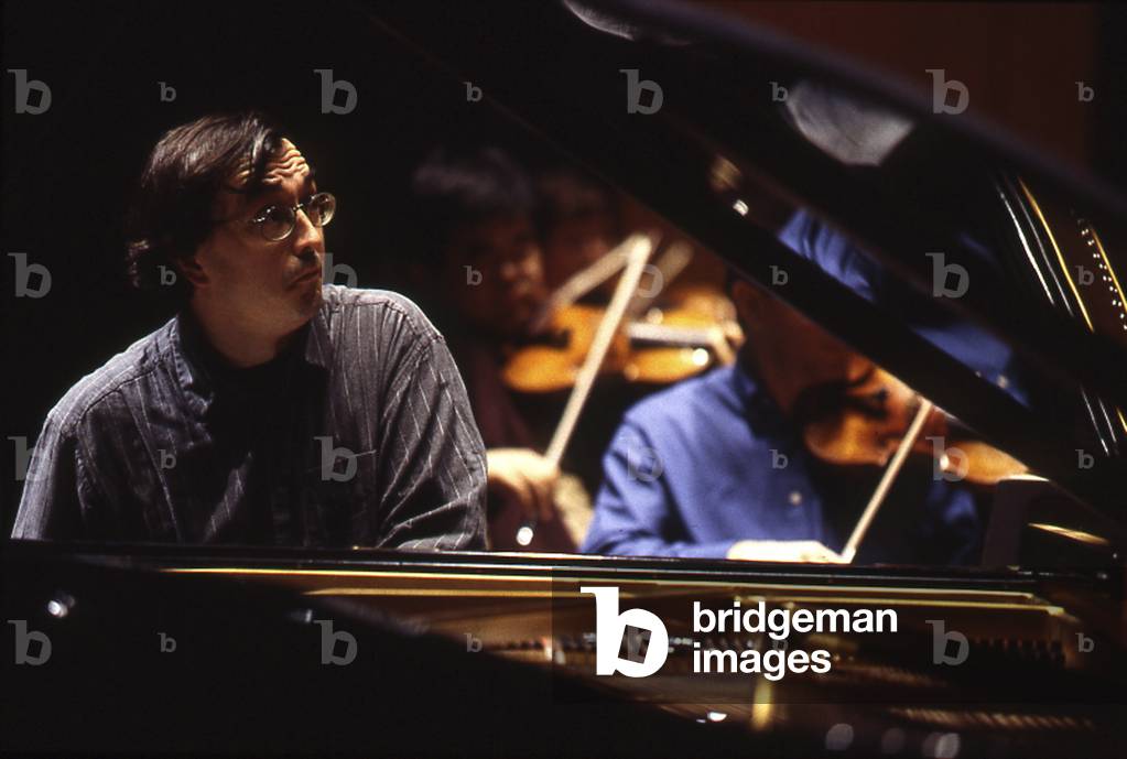 Pierre-Laurent Aimard - portrait of the French pianist in rehearsal with the Orchestra of Paris, January 2002. b. 9 September 1957.
